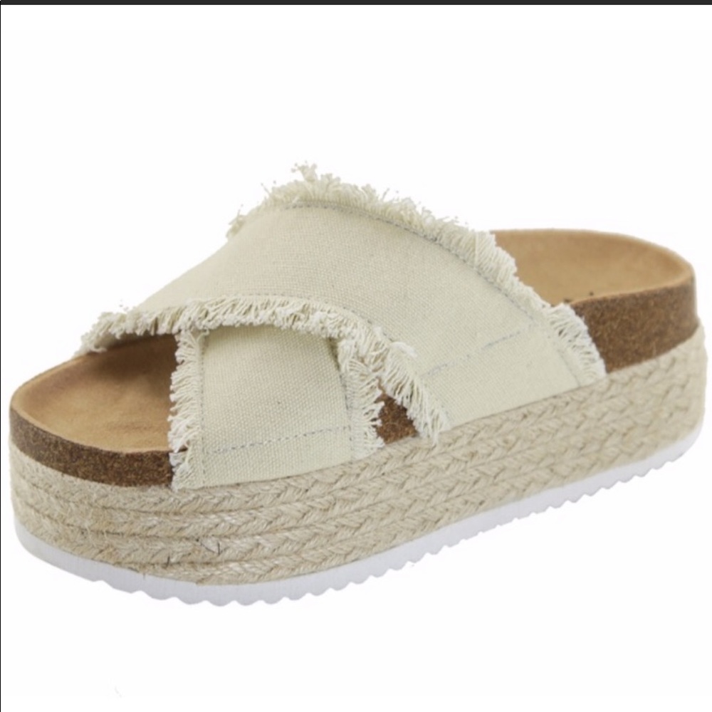 Cream Flatform Espadrille Sandals 🤍
